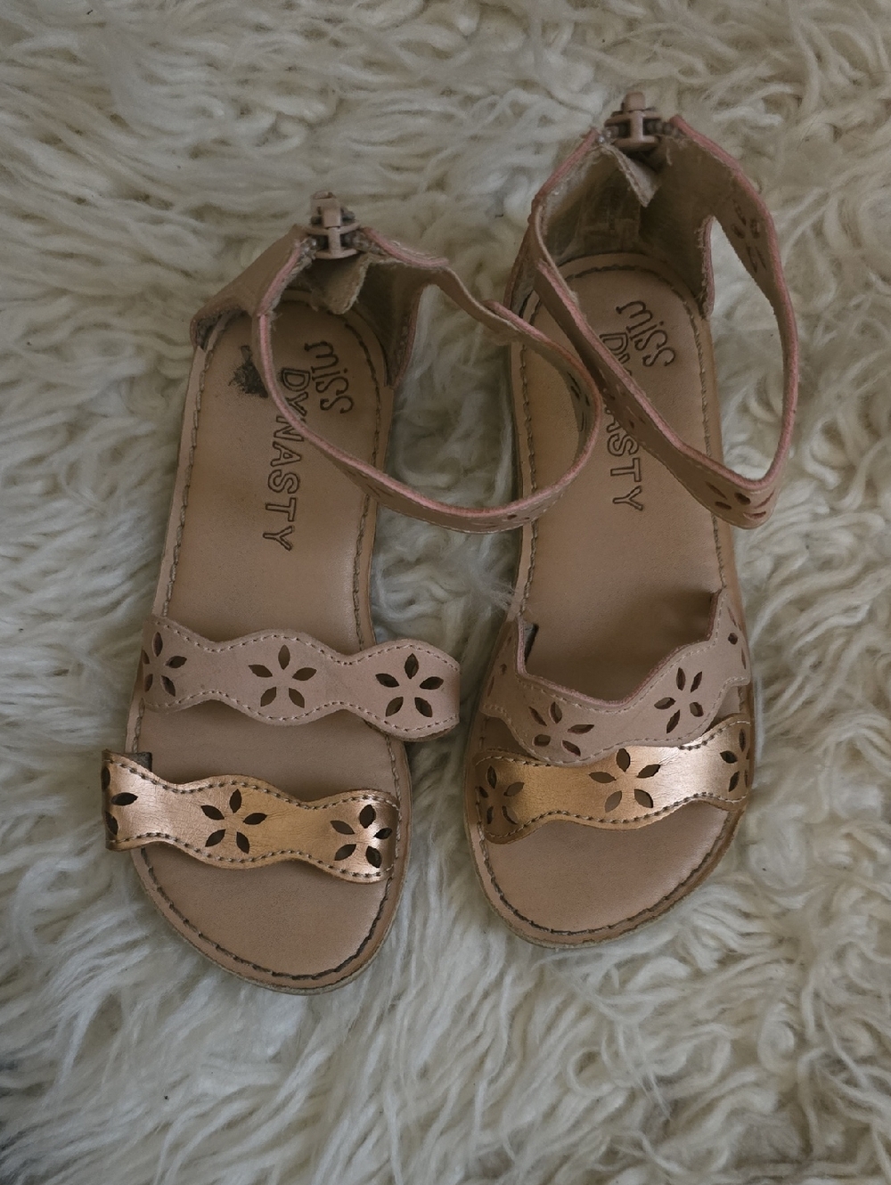 Girls' Pink Cutout Sandals with Metallic Rose Strap